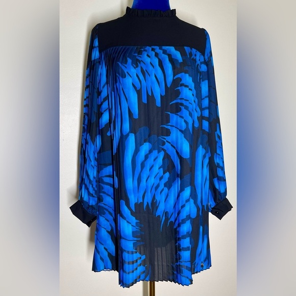 Rinascimento | Pleated Tunic / Mini Dress | Blue Floral on Black | Boutique | S - Picture 1 of 4